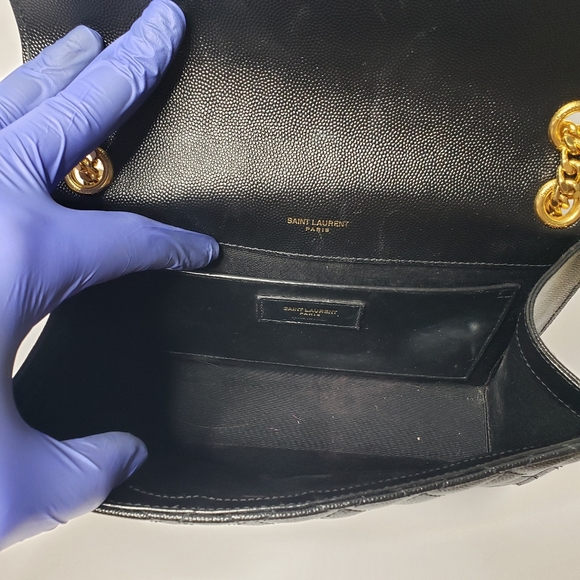 YSL Envelope Medium Chain Bag in Mix Matelassé Grain De Poudre Embossed Leather - Picture 9 of 16